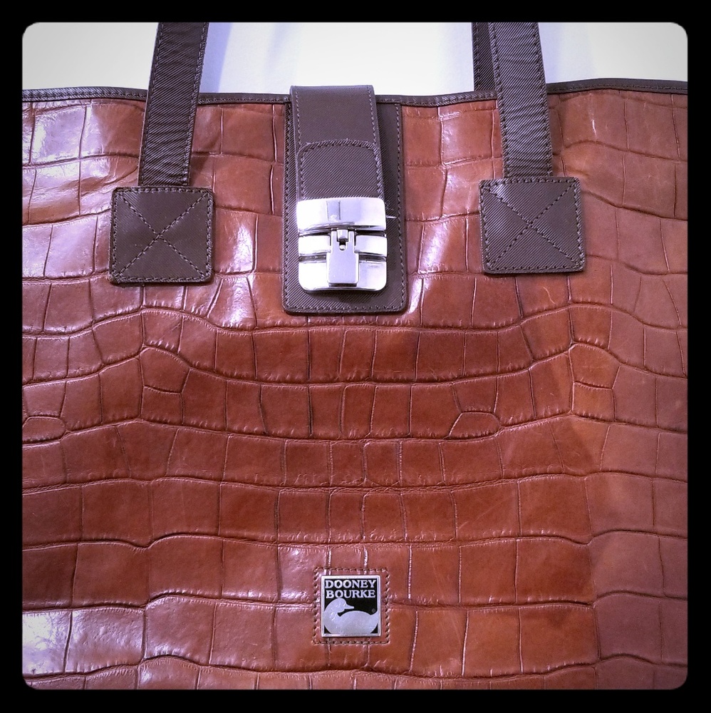 Dooney and Bourke tote